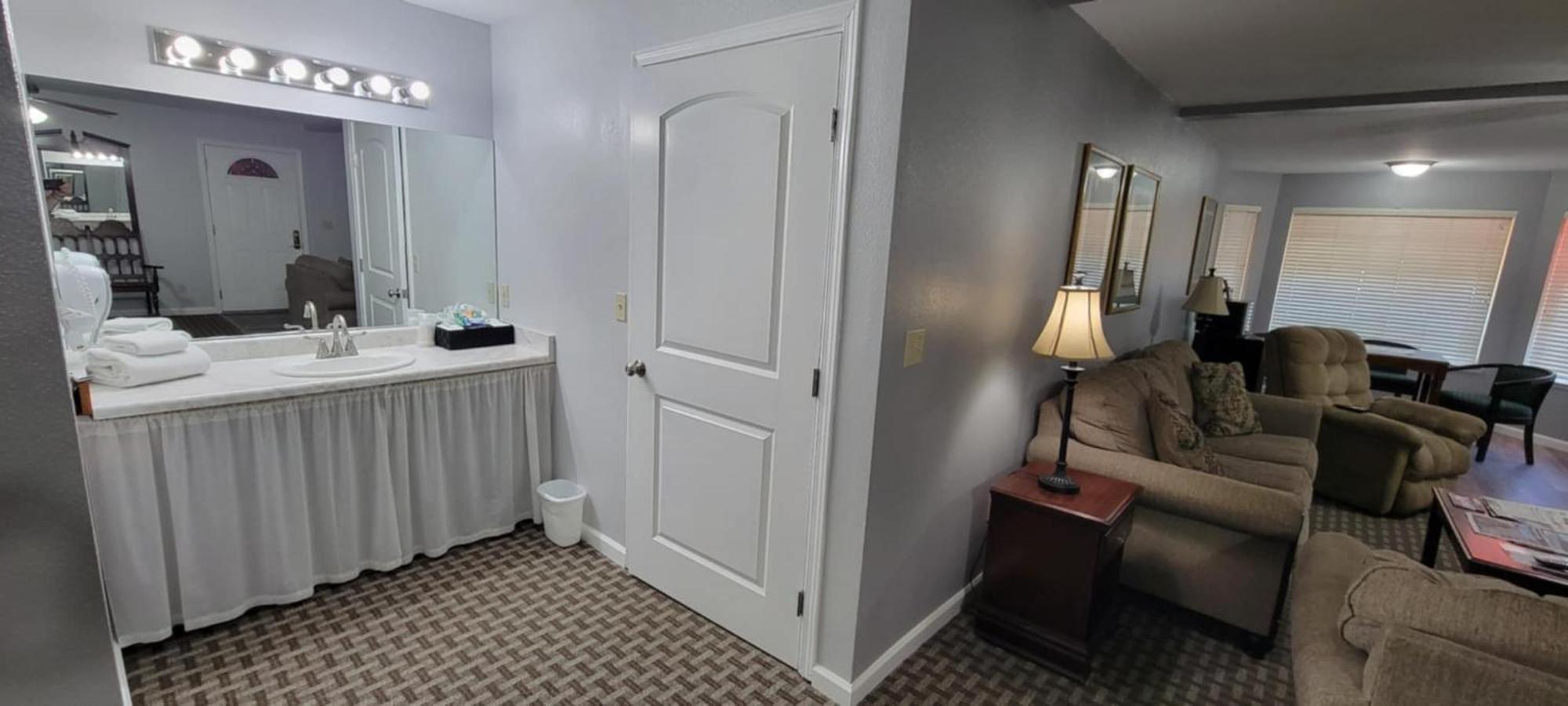 Gasthof 5th Street 3*