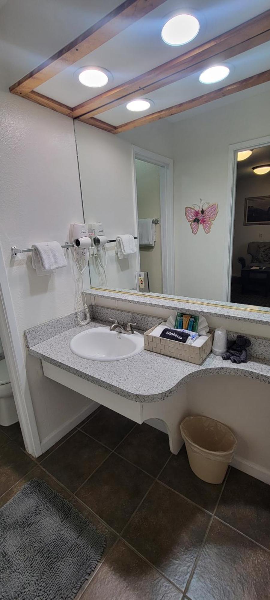 5th Street 3* Mariposa